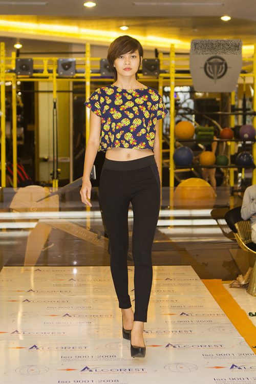 Hoàng Thùy sành điệu luyện catwalk tại Hà Nội - 4