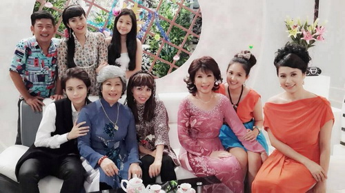 Lộ ảnh Gil Lê thân mật bên Tam Triều Dâng - 17