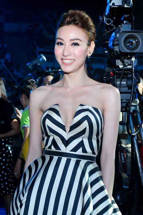 Ngân Khánh: sao có vòng 2 nhỏ nhất showbiz? - 5