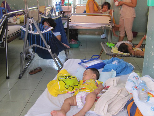 TP.HCM: Trẻ nhập viện do tay chân miệng gia tăng - 1