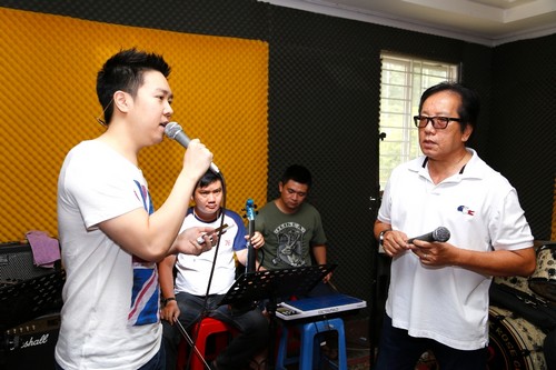 Elvis Phương chăm chỉ tập luyện trước giờ G - 3