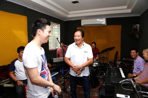 Elvis Phương chăm chỉ tập luyện trước giờ G - 5