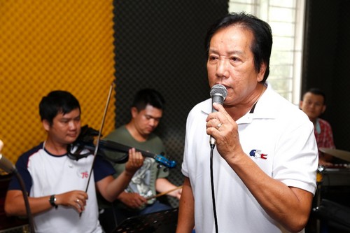 Elvis Phương chăm chỉ tập luyện trước giờ G - 7