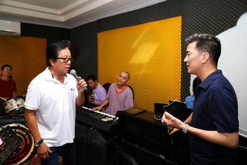 Elvis Phương chăm chỉ tập luyện trước giờ G - 9