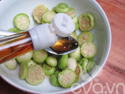 Thưởng thức cà pháo muối xổi giòn tan - 6