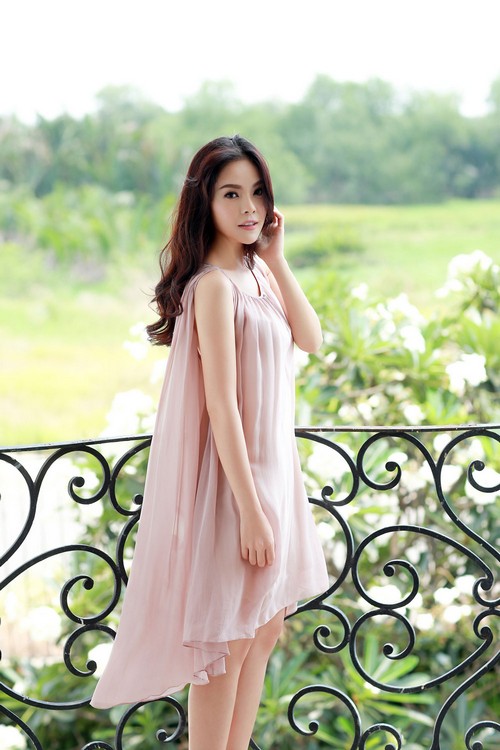 Dương Cẩm Lynh khoe sắc giữa thiên nhiên - 10