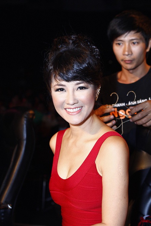 Trấn Thành ôm mẹ sau khi chia tay bạn gái - 12