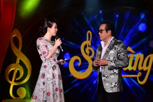 HH Thu Hoài quot;khớpquot; khi đứng cạnh Elvis Phương - 8