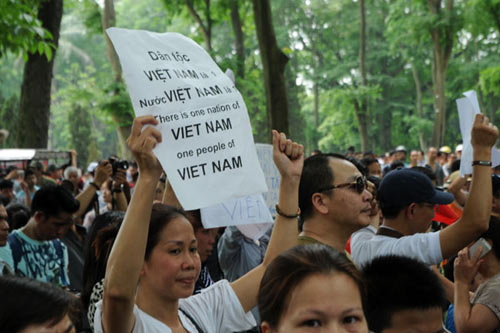 Người Hà Nội xuống đường yêu cầu TQ rút giàn khoan khỏi VN - 6