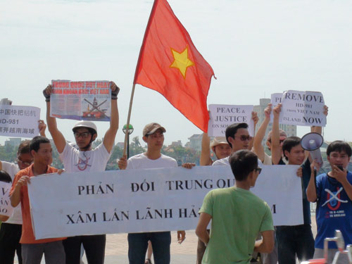 Người dân Huế - Đà Nẵng mít tinh phản đối Trung Quốc - 2