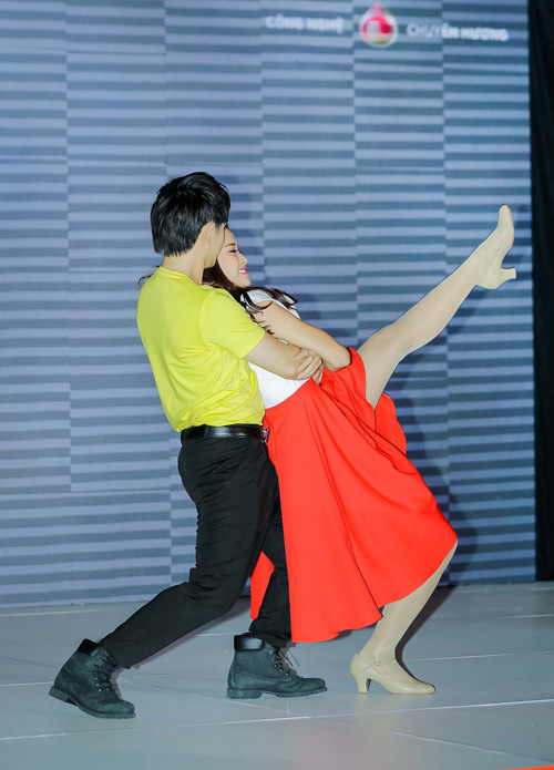 Đông Nhi ngày càng tình cảm bên Ông Cao Thắng - 3