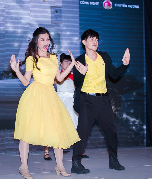 Đông Nhi ngày càng tình cảm bên Ông Cao Thắng - 10