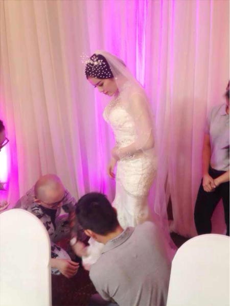 Mẹ con Hà Hồ, Subeo giản dị ở sân bay - 7