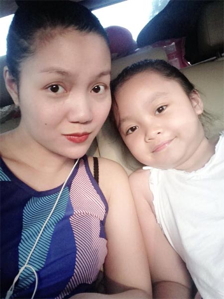 Mẹ con Hà Hồ, Subeo giản dị ở sân bay - 8