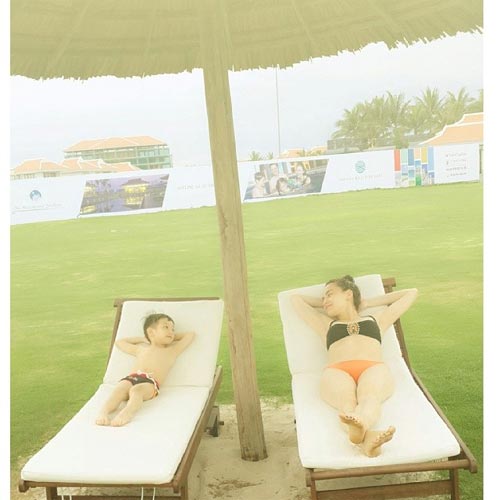 Mẹ con Hà Hồ, Subeo giản dị ở sân bay - 2