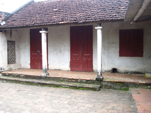 Nhân chứng kể lại vụ bố chồng trút quot;mưa daoquot; vào con dâu - 1