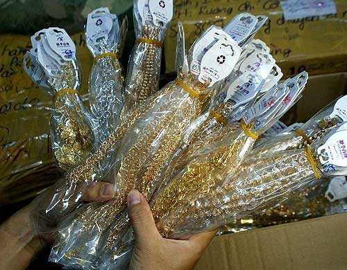Những hàng hoá #039;bẩn#039; của Trung Quốc tại Việt Nam - 14