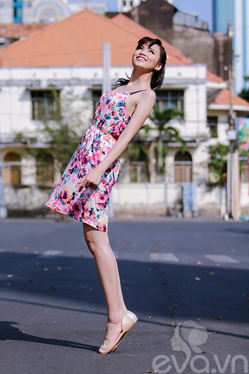 Thời trang đường phố giản dị của HH Diễm Hương - 13