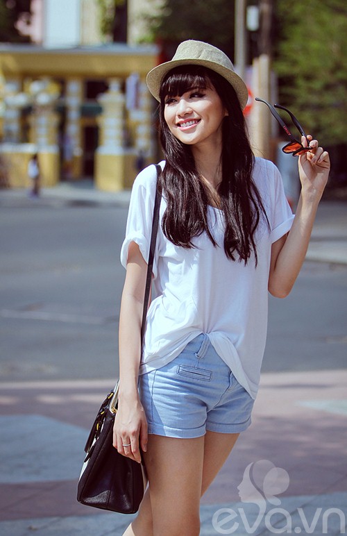 Thời trang đường phố giản dị của HH Diễm Hương - 6