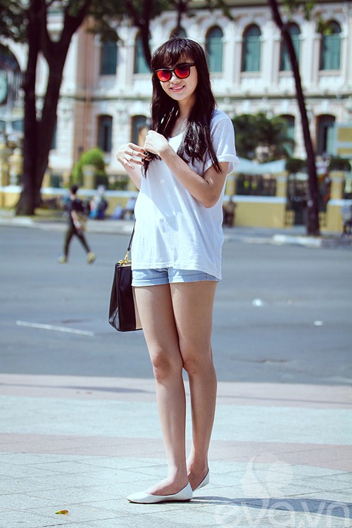 Thời trang đường phố giản dị của HH Diễm Hương - 7