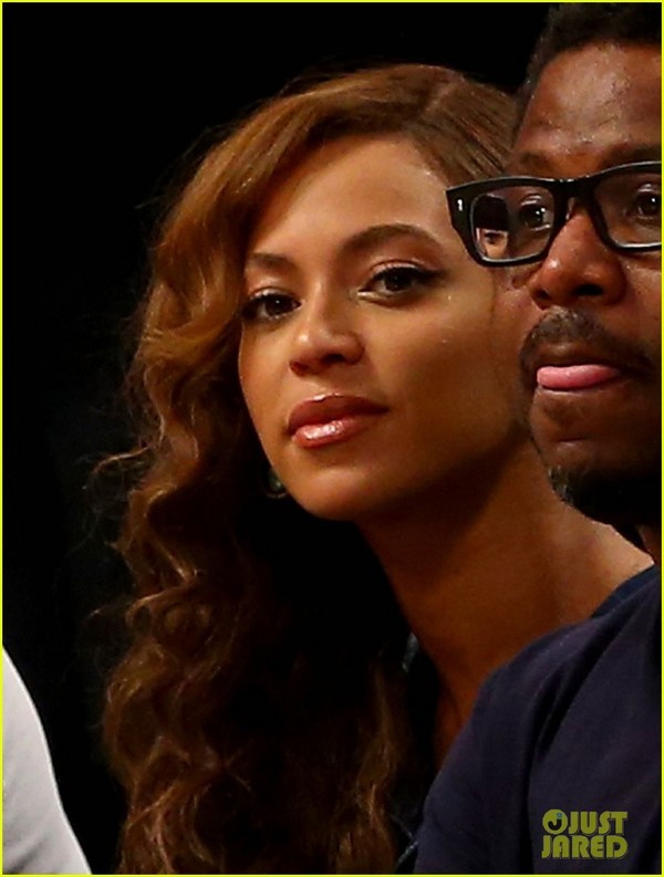 Jay-Z vui vẻ sau khi lộ clip ẩu đả em vợ - 2