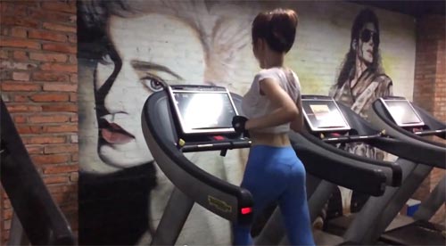 Phương Trinh tung clip quot;đọ dángquot; với Hồng Quế - 4