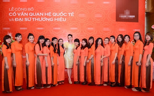 Linh Nga, Kỳ Duyên đẹp quot;bất phân thắng bạiquot; - 17