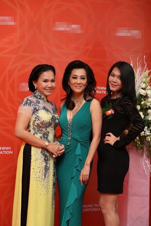 Linh Nga, Kỳ Duyên đẹp quot;bất phân thắng bạiquot; - 10