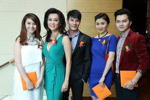 Linh Nga, Kỳ Duyên đẹp quot;bất phân thắng bạiquot; - 11