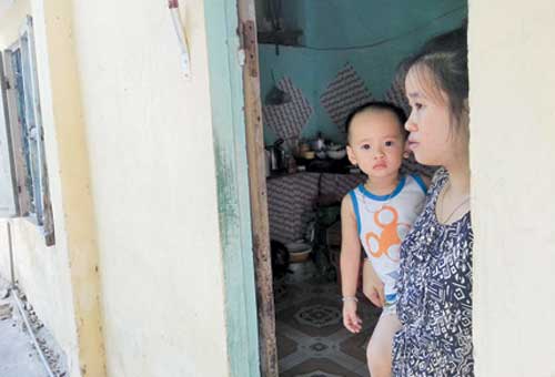 Vợ cảnh sát biển mong chồng vững vàng nơi đầu sóng - 3