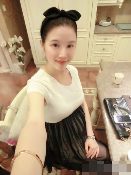 Chăm đắp mặt nạ, da mẹ trắng nõn nà - 5
