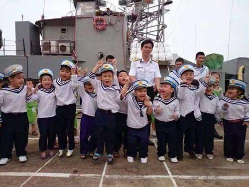 Xúc động: Những bài thơ gửi con từ biển đảo - 2