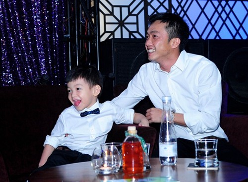 Ảnh khoe body hiếm hoi của chồng Hà Tăng, Hà Hồ - 4