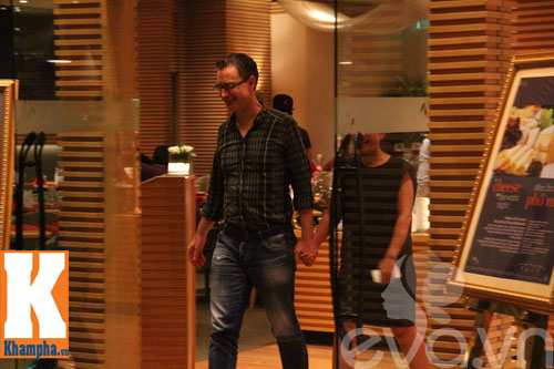 Bắt gặp vợ chồng Đoan Trang quot;trốnquot; con hẹn hò - 9