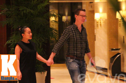 Bắt gặp vợ chồng Đoan Trang quot;trốnquot; con hẹn hò - 11