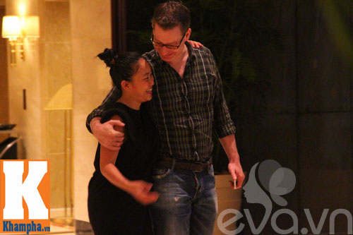 Bắt gặp vợ chồng Đoan Trang quot;trốnquot; con hẹn hò - 13
