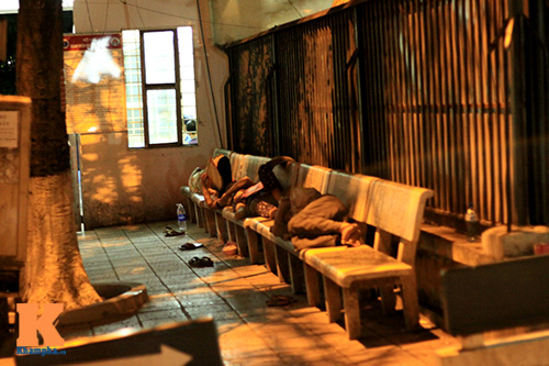 Vật vã chăm con ở viện Nhi vì nắng nóng kỷ lục - 12