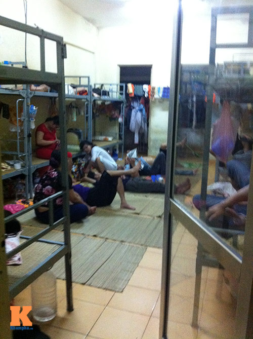 Vật vã chăm con ở viện Nhi vì nắng nóng kỷ lục - 3