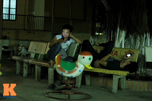 Vật vã chăm con ở viện Nhi vì nắng nóng kỷ lục - 9