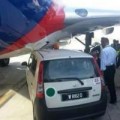 Tin tức - Máy bay Malaysia Airlines hoãn chuyến vì va chạm