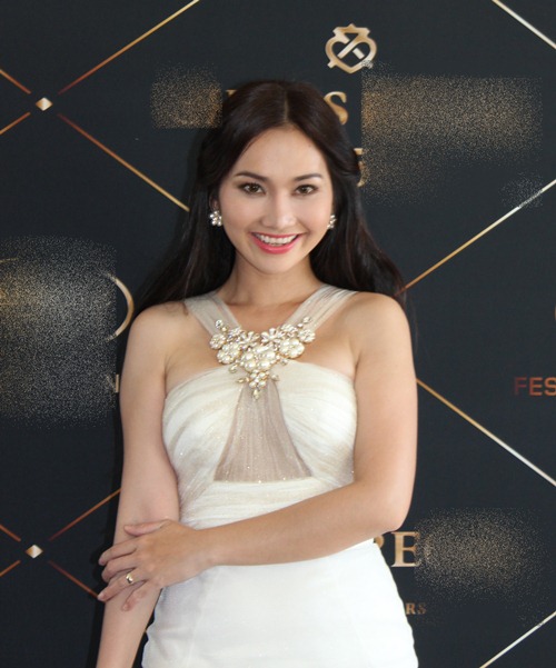 Kim Hiền - Kim Tuyến đọ vẻ sang trọng tại Pháp - 4