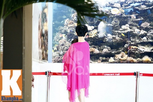 Mẹ con Xuân Lan tươi tắn dạo chơi ở TTTM - 7