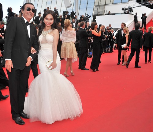 Kim Hiền tự hào khi đứng trên thảm đỏ Cannes - 1