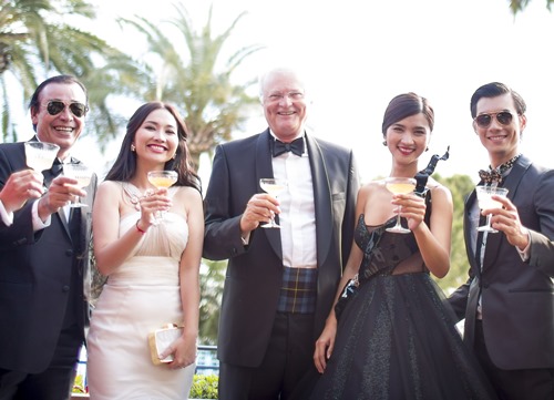 Kim Hiền tự hào khi đứng trên thảm đỏ Cannes - 9