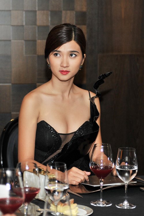 Kim Hiền tự hào khi đứng trên thảm đỏ Cannes - 6