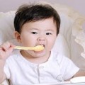Làm mẹ - Thấp thỏm vì lỡ cho con ăn váng sữa