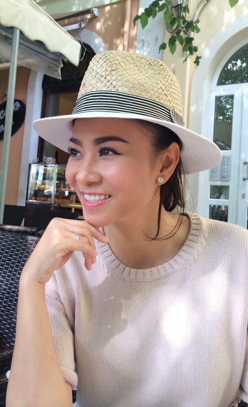 Thu Minh giản dị vui chơi ở châu Âu - 6