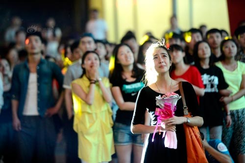 9x bỏ 600 triệu cầu hôn bạn gái - 1