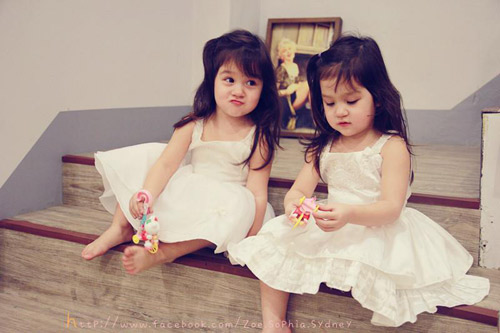 Cặp song sinh 3 tuổi chân dài như mẫu - 10