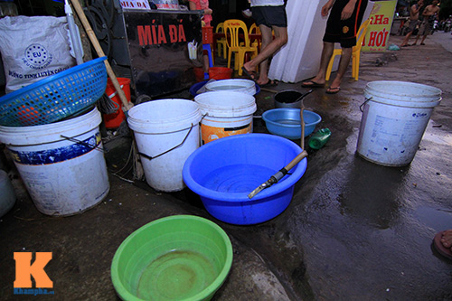 Hà Nội: Hàng ngàn hộ dân khốn đốn vì mất nước - 12